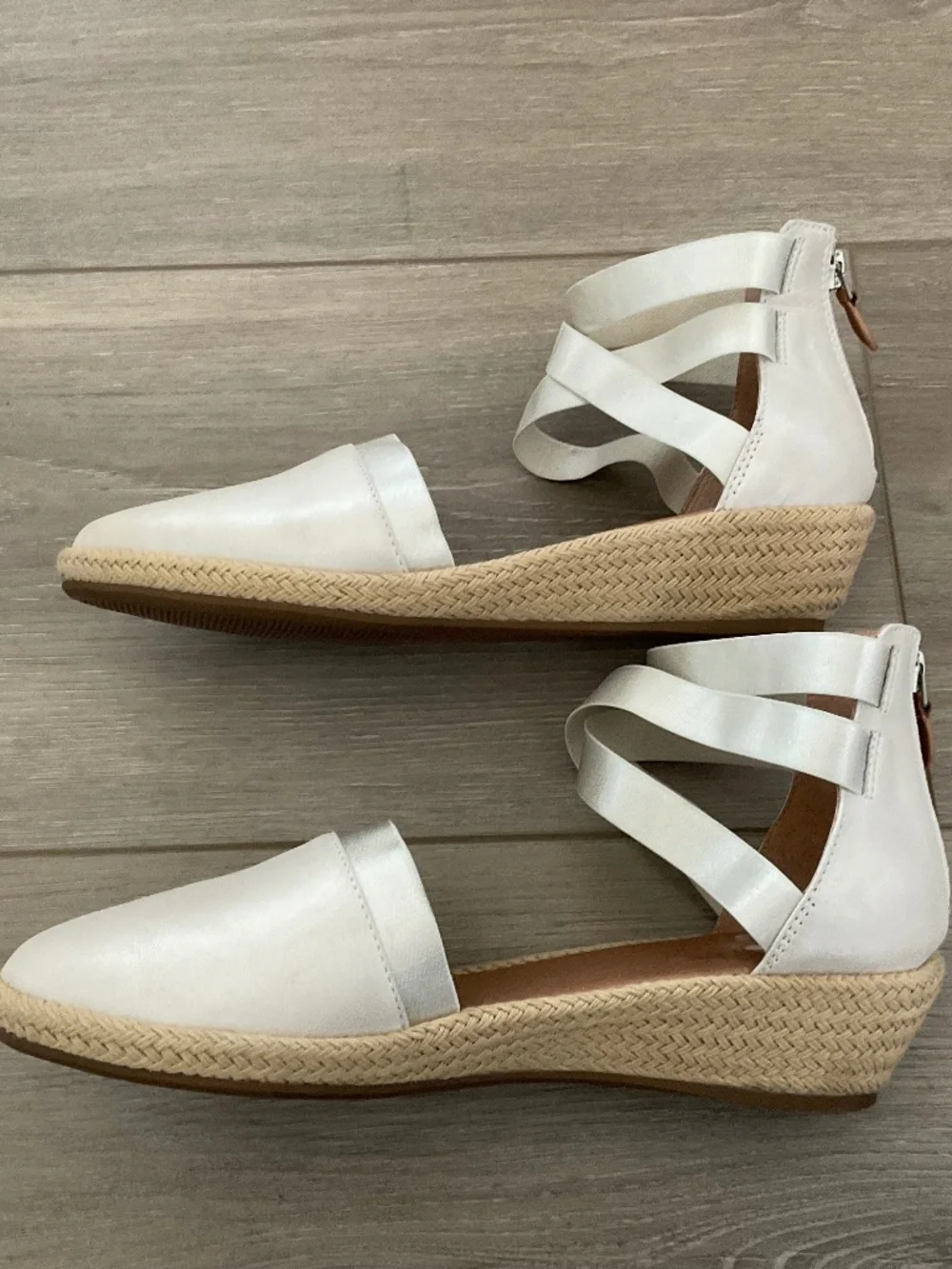 GENTLE SOULS Noa -Beth Leather Espadrille Sandal In Silver Ice Size 8.5